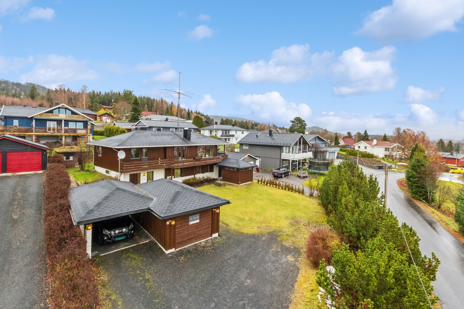 Nærhet til friområder i Kjølaberget med fine turmuligheter gjennom hele året. Velkommen til visning! Galleribilde