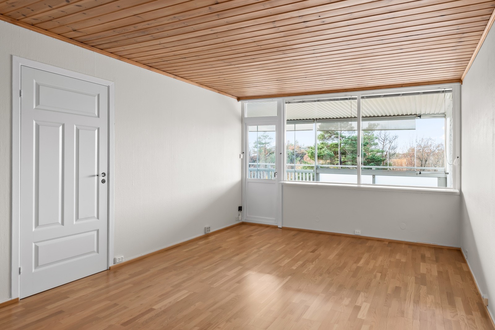 Fra stuen er det adkomst til soverommet Galleribilde