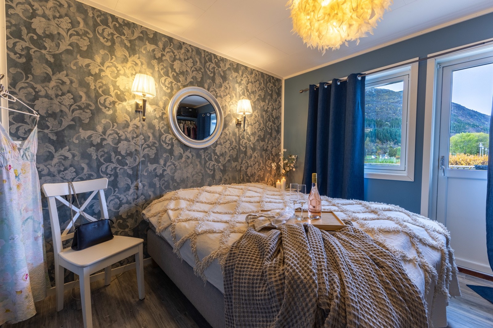 Hovedsoverom også med utgang til terrassen. Galleribilde