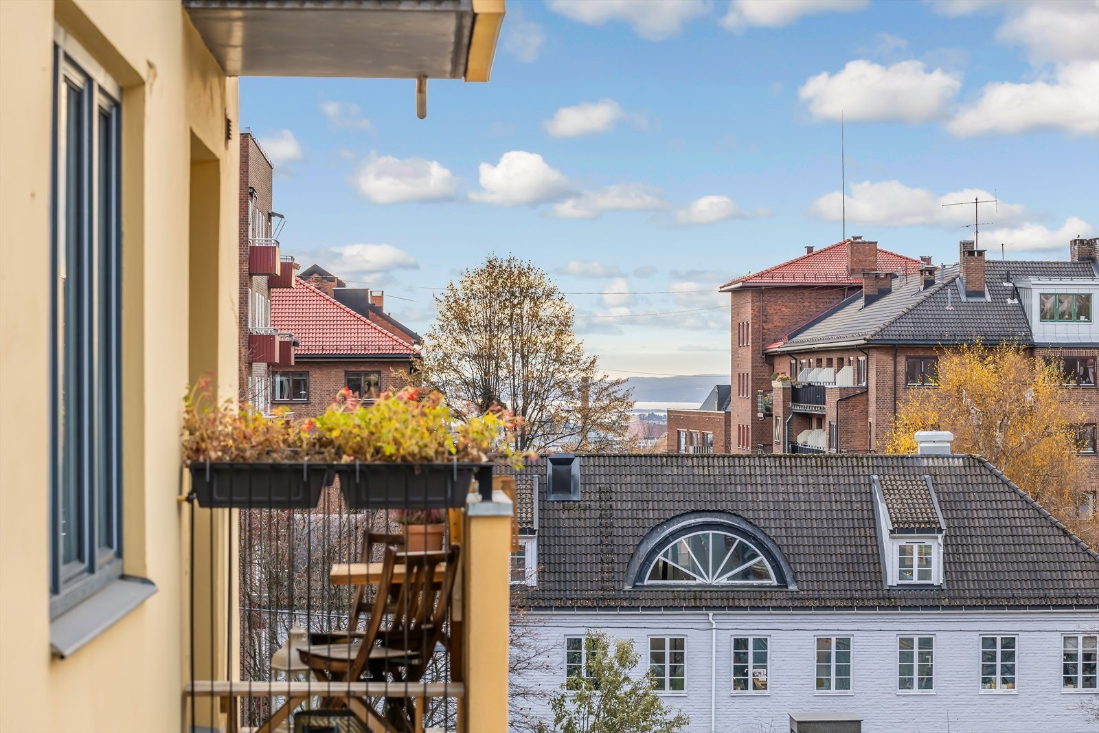 - Utsyn fra balkongen - Galleribilde