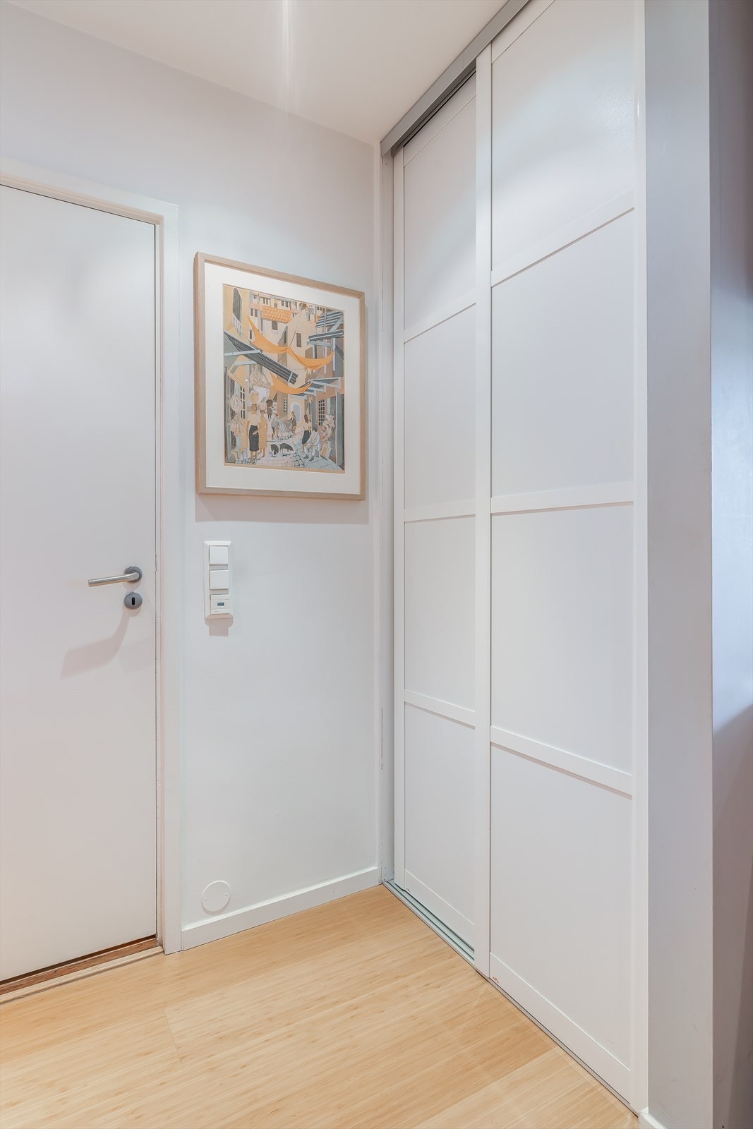 - God plass til sko og yttertøy - Galleribilde