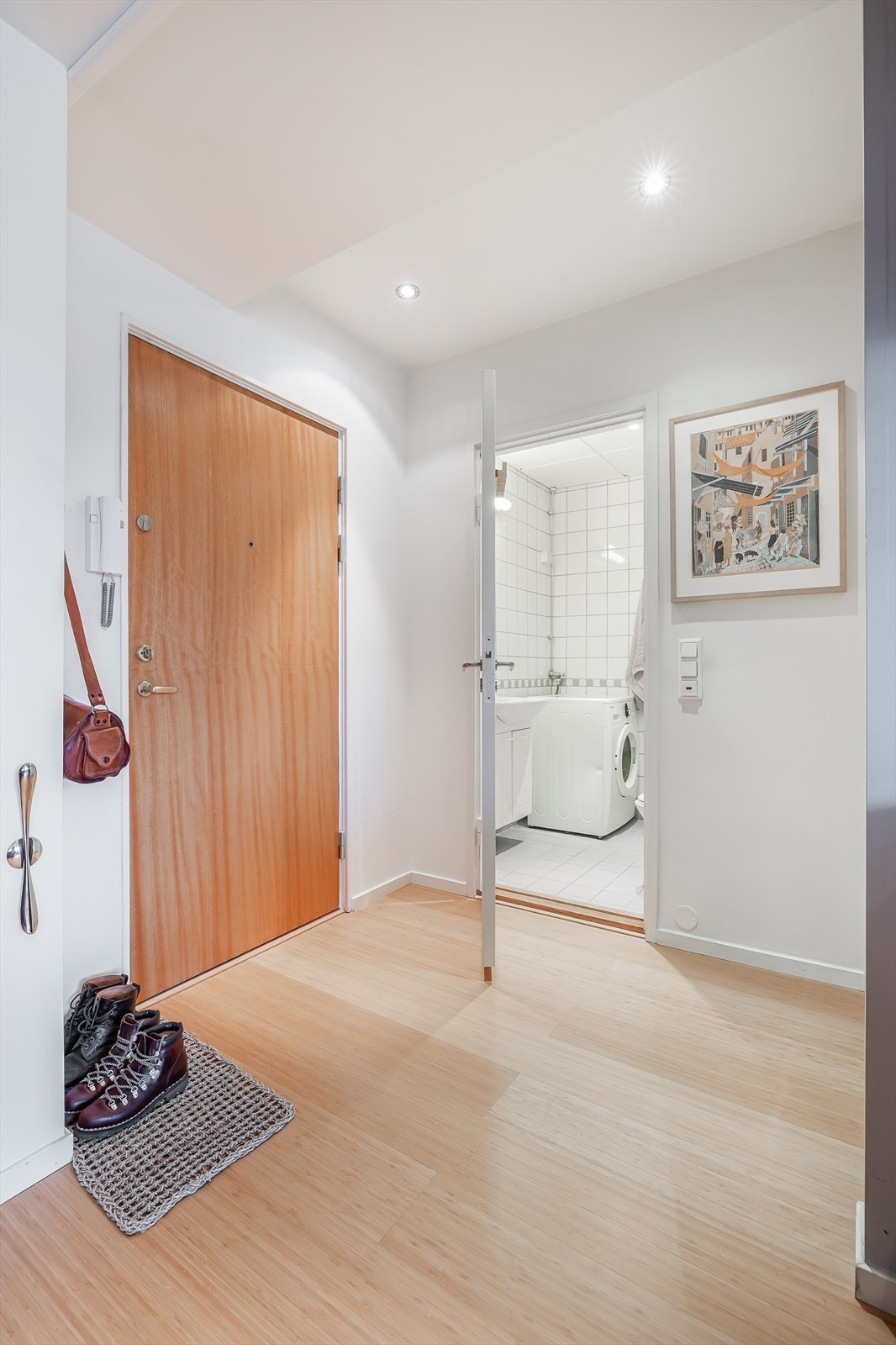 - Lys og innbydende entré - Galleribilde