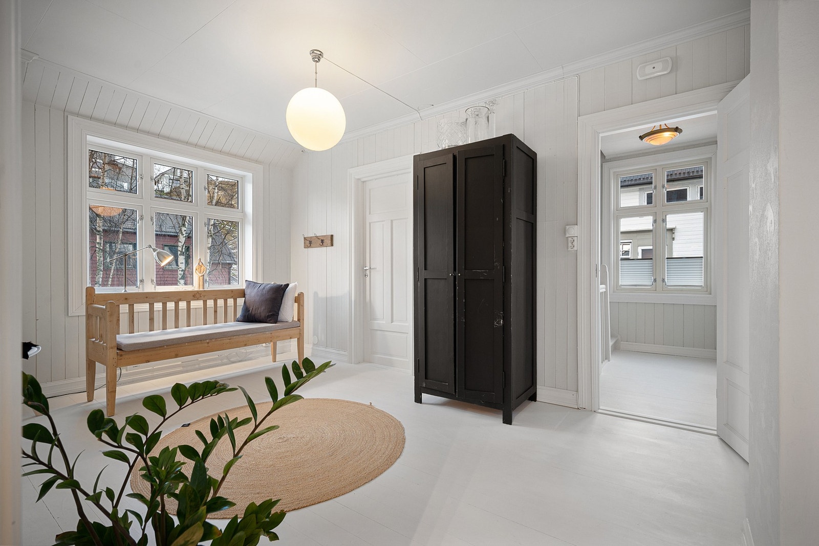 Dette "mellomrommet" er brukende til så mangt, oppbevaring, lek eller lesing Galleribilde