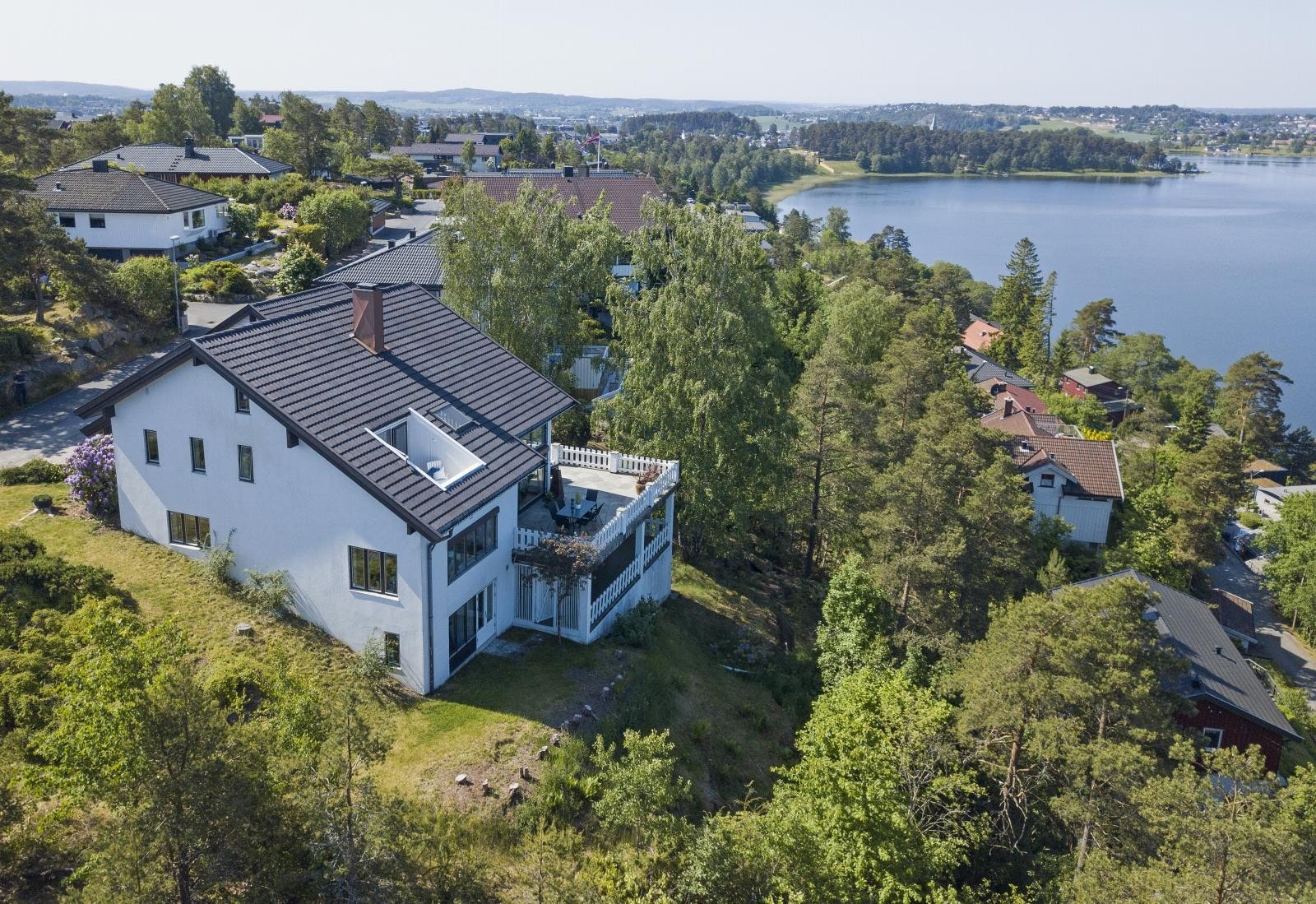 Området er meget attraktivt, og ligger nær Sarpsborgmarka med lysløype og flotte turmuligheter. Galleribilde