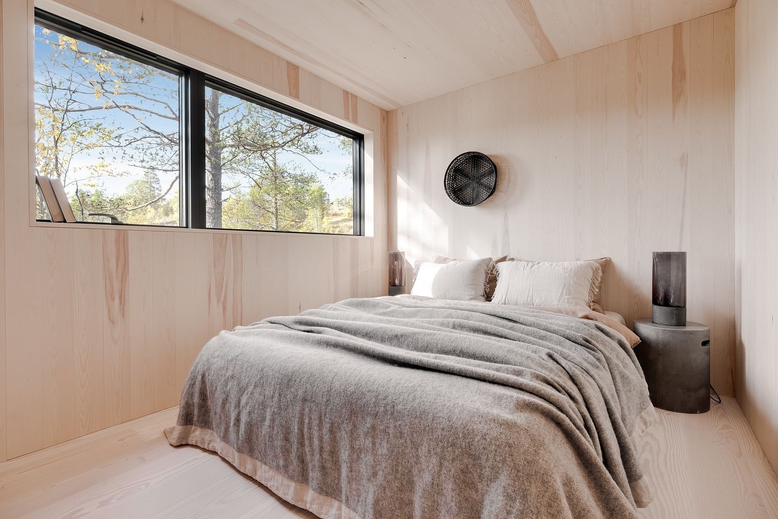 Hovedsoverom med god plass til garderobe Galleribilde