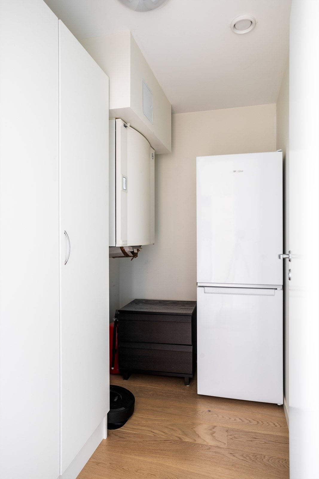 Meget praktisk innvendig bod med ekstra lagringsplass Galleribilde