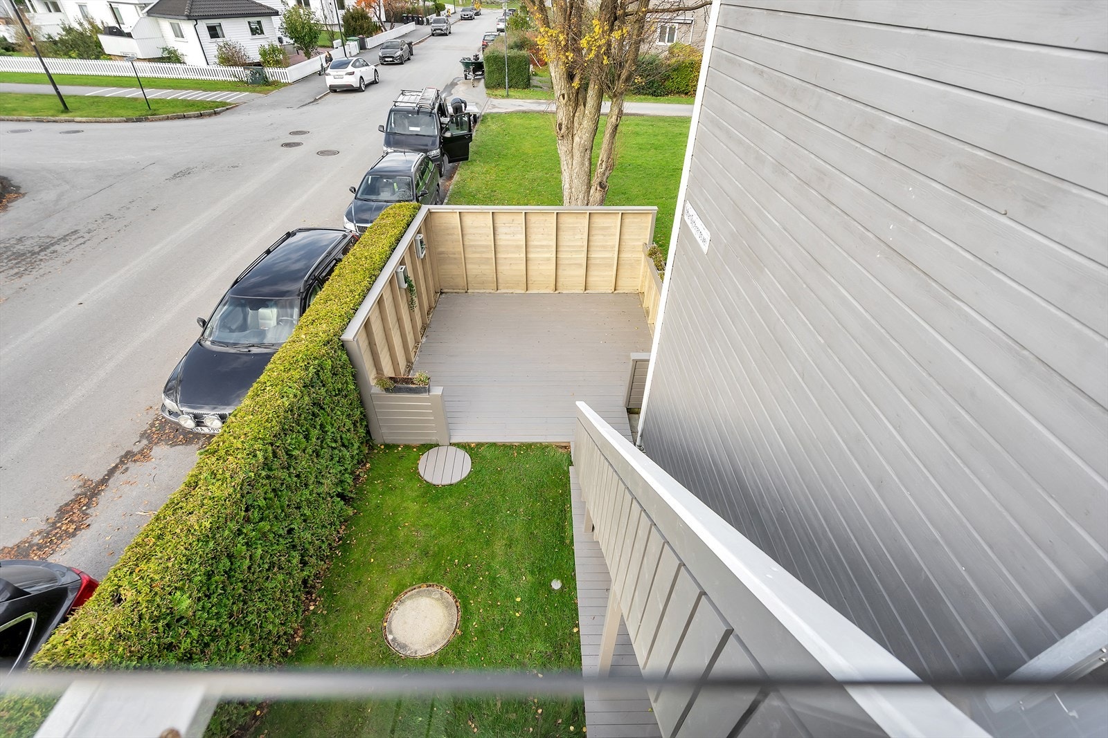 Privat platting i hage Galleribilde