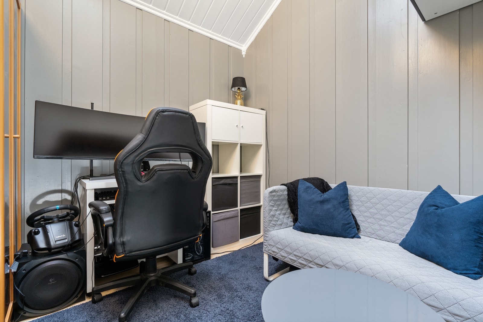 Soverom og hems på 5,5 kvm. Galleribilde