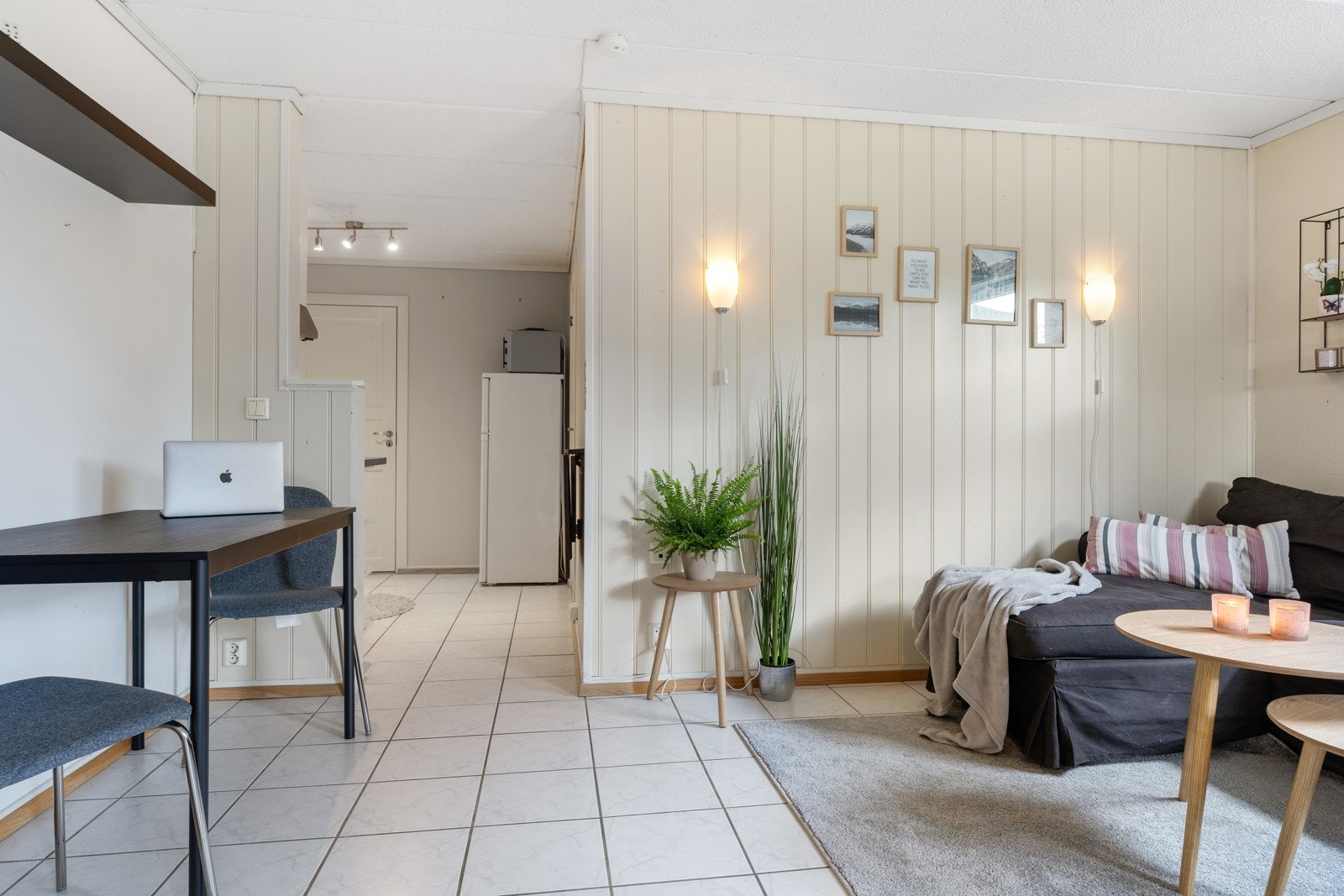 Delvis avskilt fra utleiedelens kjøkken. Galleribilde