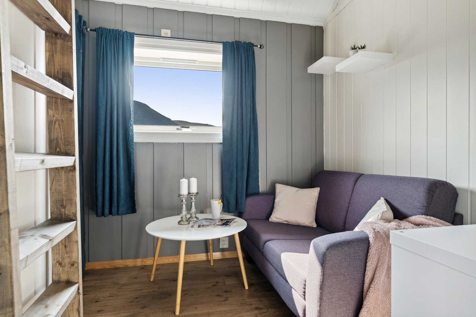 Soverom og hems på 6 kvm. Galleribilde