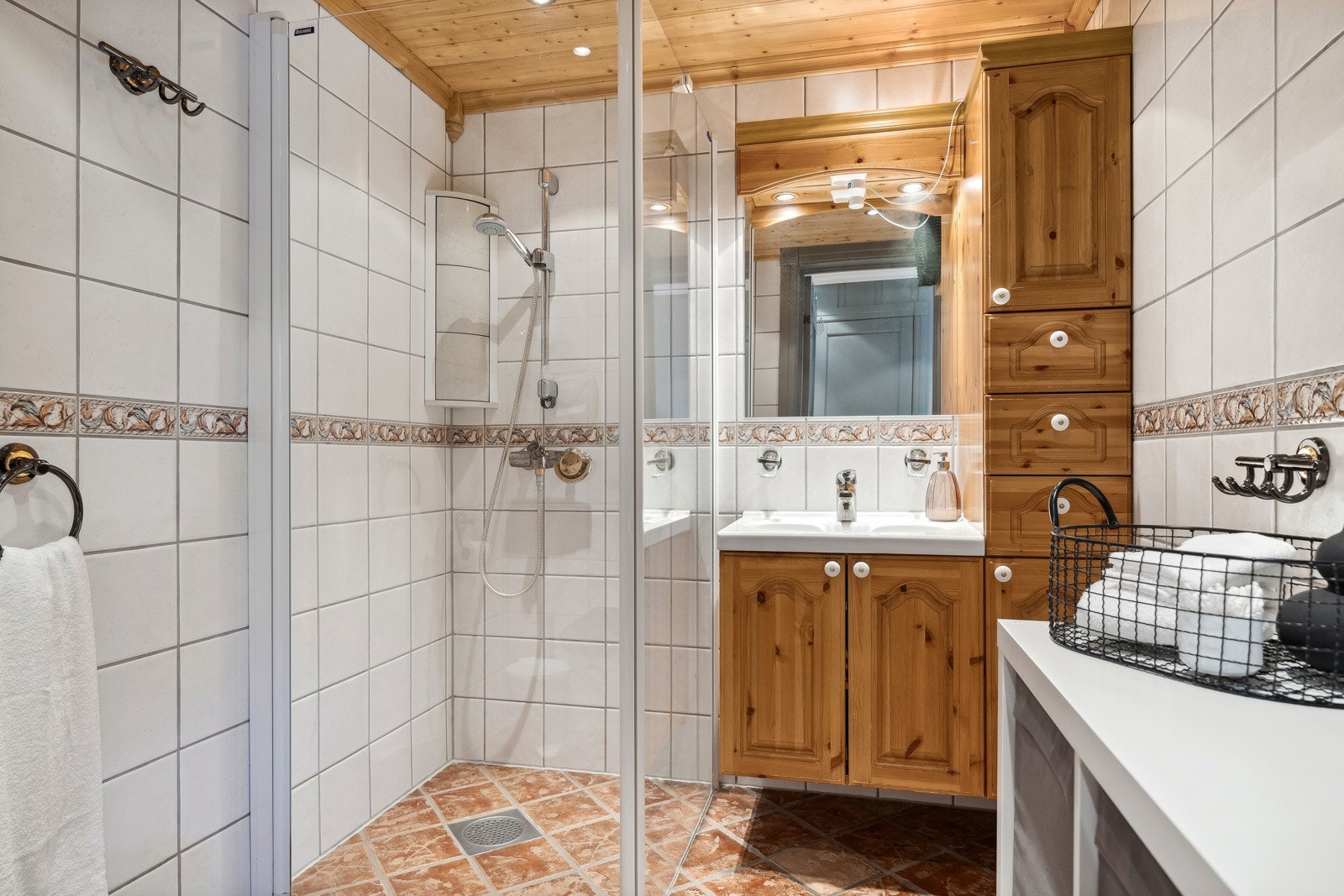 Bad i 1.etasje på 4 kvm. Galleribilde