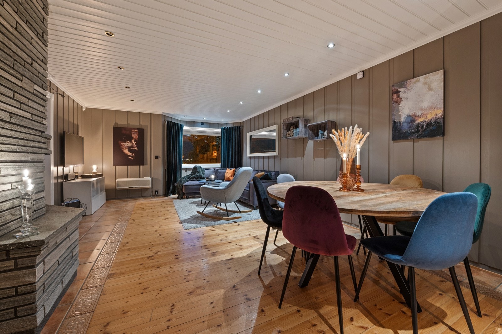 EIE Eiendomsmegling ved Daniel Bruce har gleden av å presentere Aunevegen 37A! Galleribilde