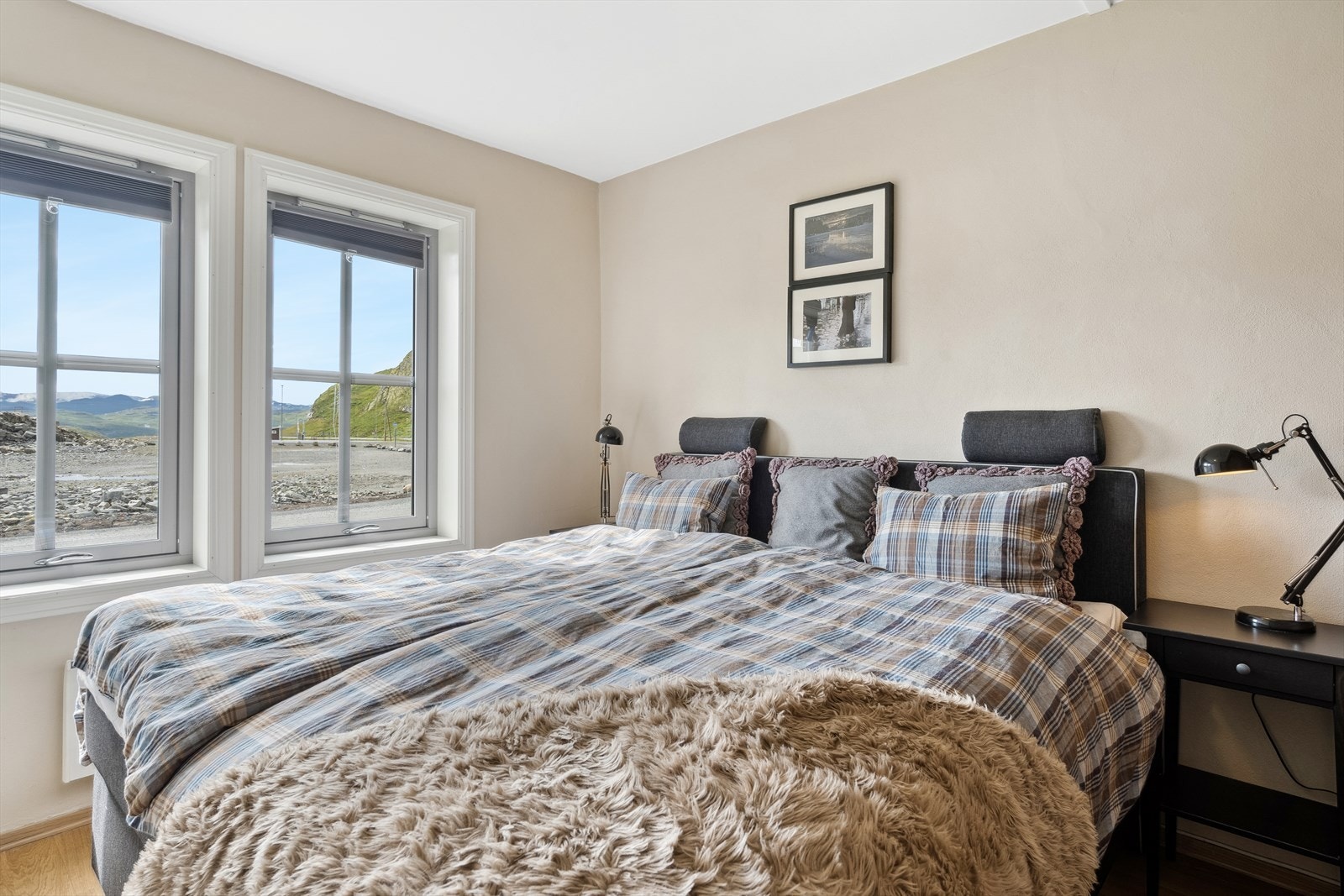 Soverom 1 med dobbeltseng. Galleribilde