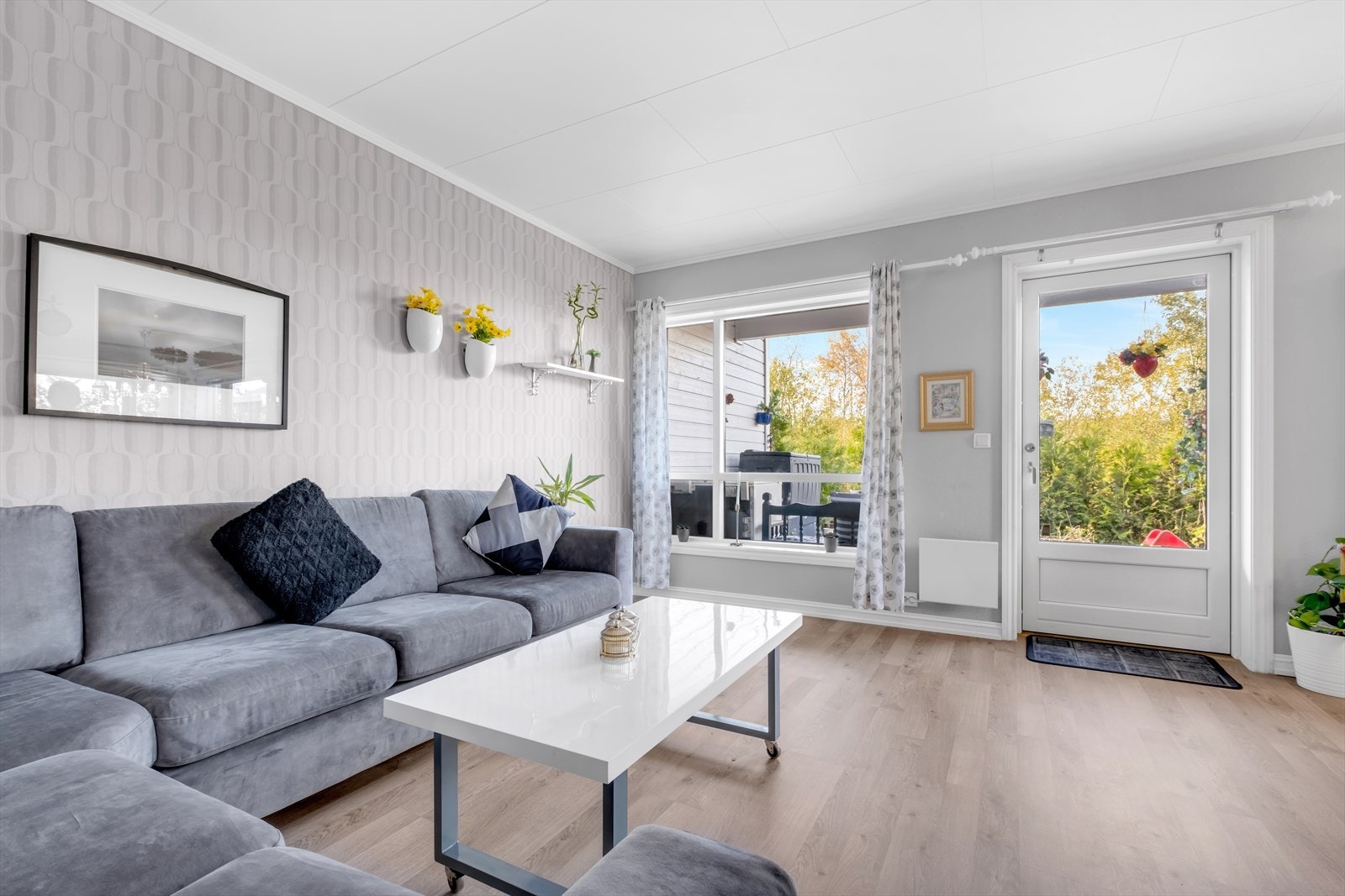 Leiligheten har utgang fra stuen tilgang til en flott markterrasse på ca 36 kvm. Galleribilde