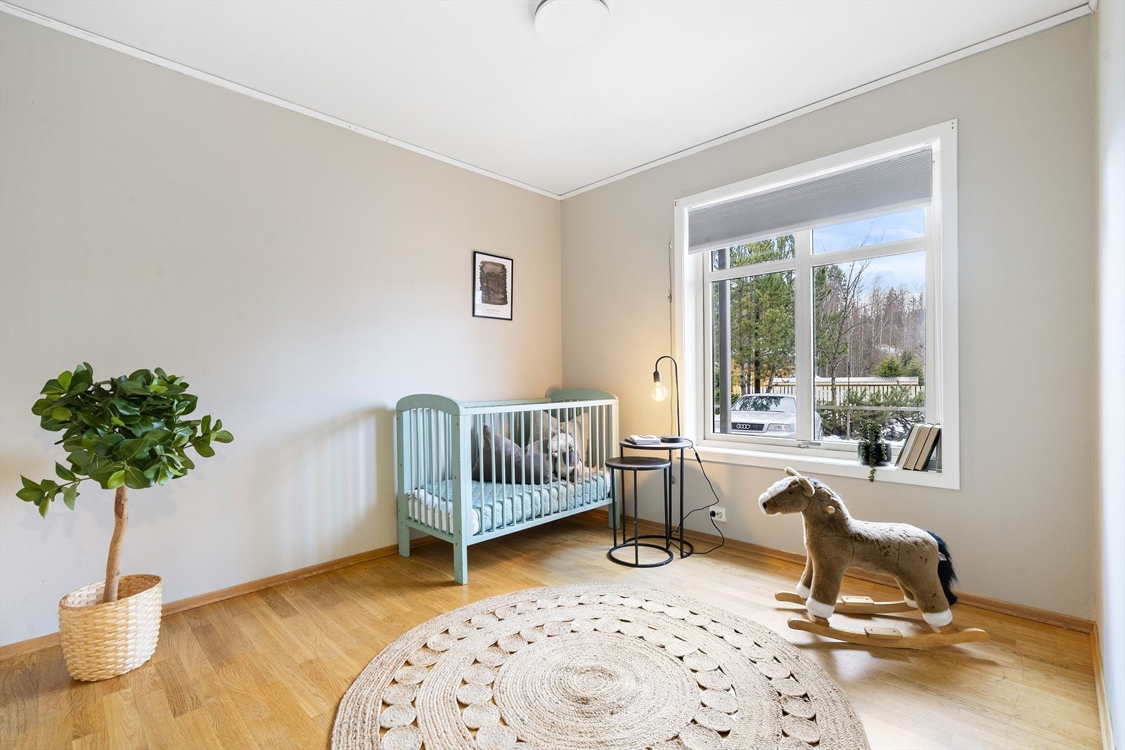 Rommet passer perfekt som barnerom, gjesterom, kontor eller det en måtte ønske. Galleribilde