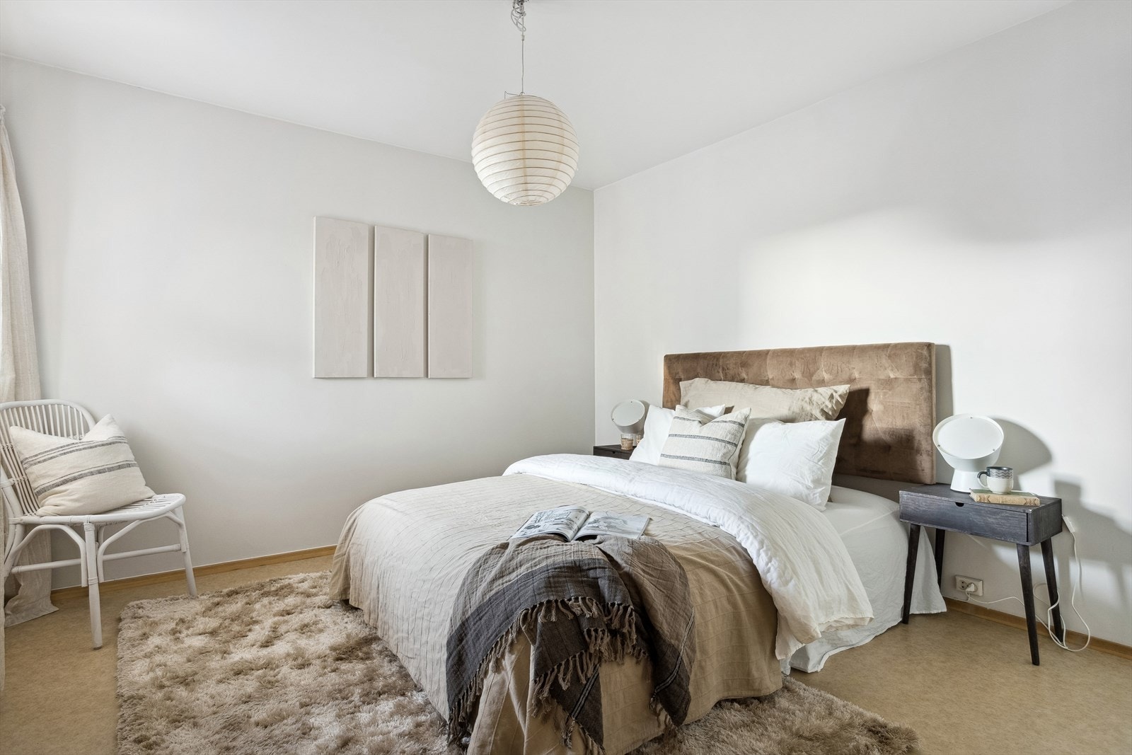 Hovedsoverommet er ca 13,4 m² og har god plass til dobbelseng. Galleribilde