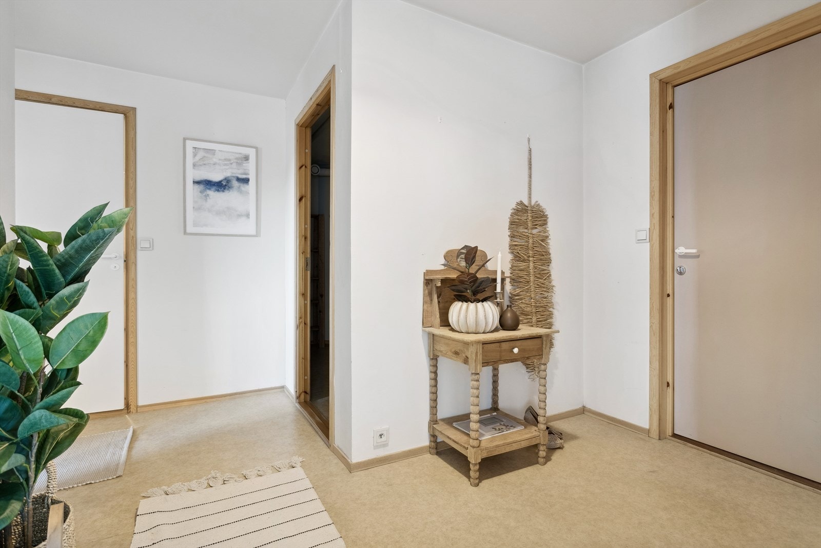 Ved entréen er det en bod på ca 5,1 m². Galleribilde