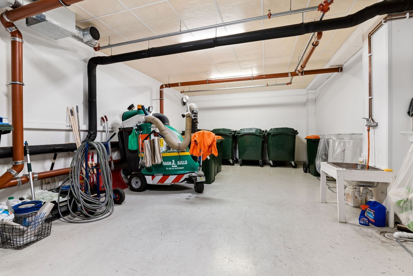 Rom for renovasjon og utstyr. Galleribilde