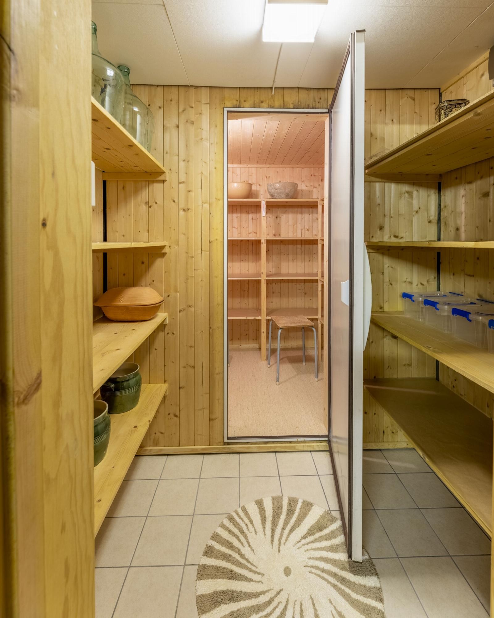 Bod/lagerrom i kjeller Galleribilde