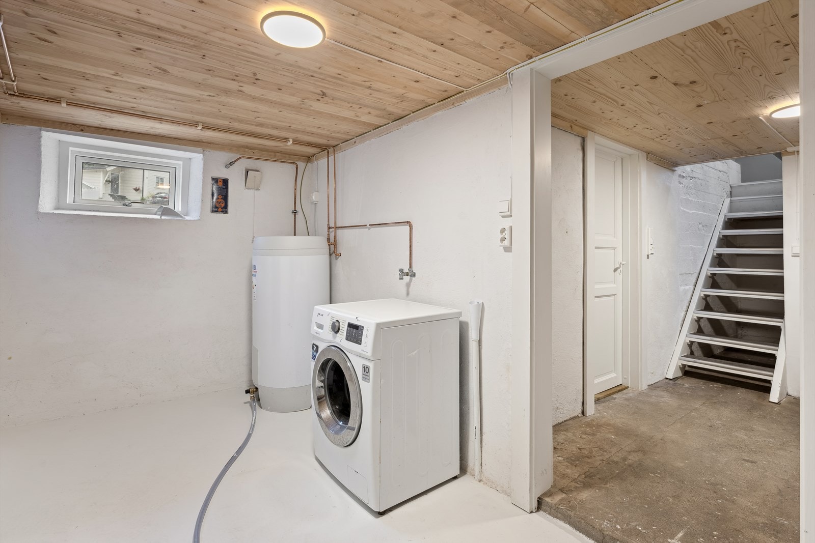 Vaskerom med opplegg for vaskemaskin Galleribilde