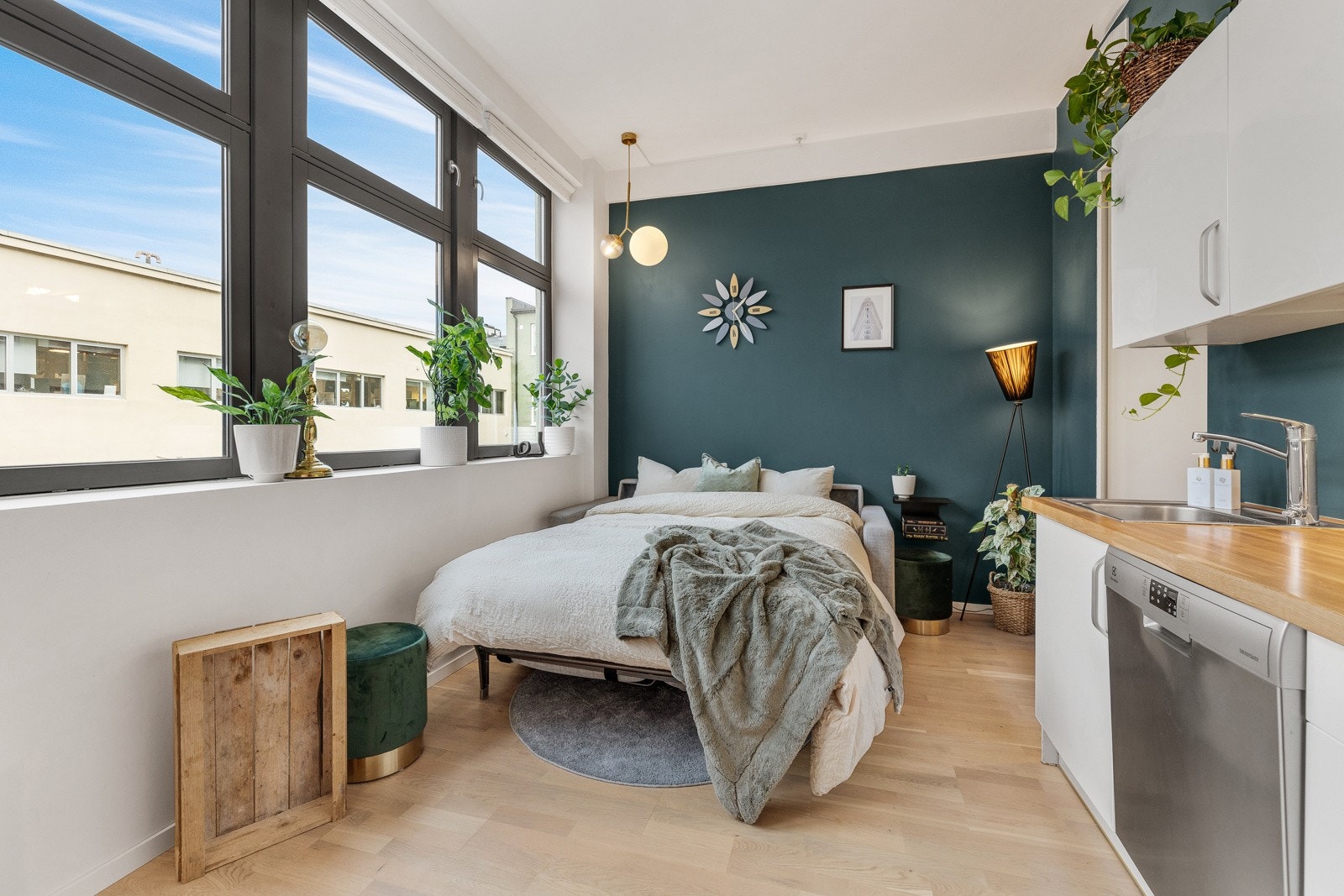 Praktisk og plassbesparende med sovesofa! Galleribilde