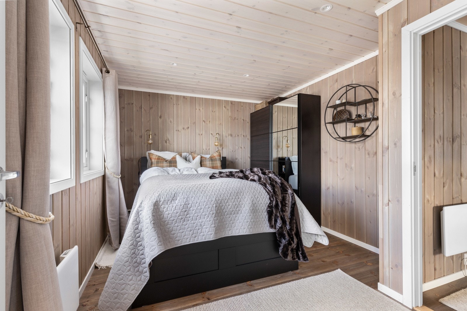 Hyttene får deilige soverom av god størrelse. Galleribilde