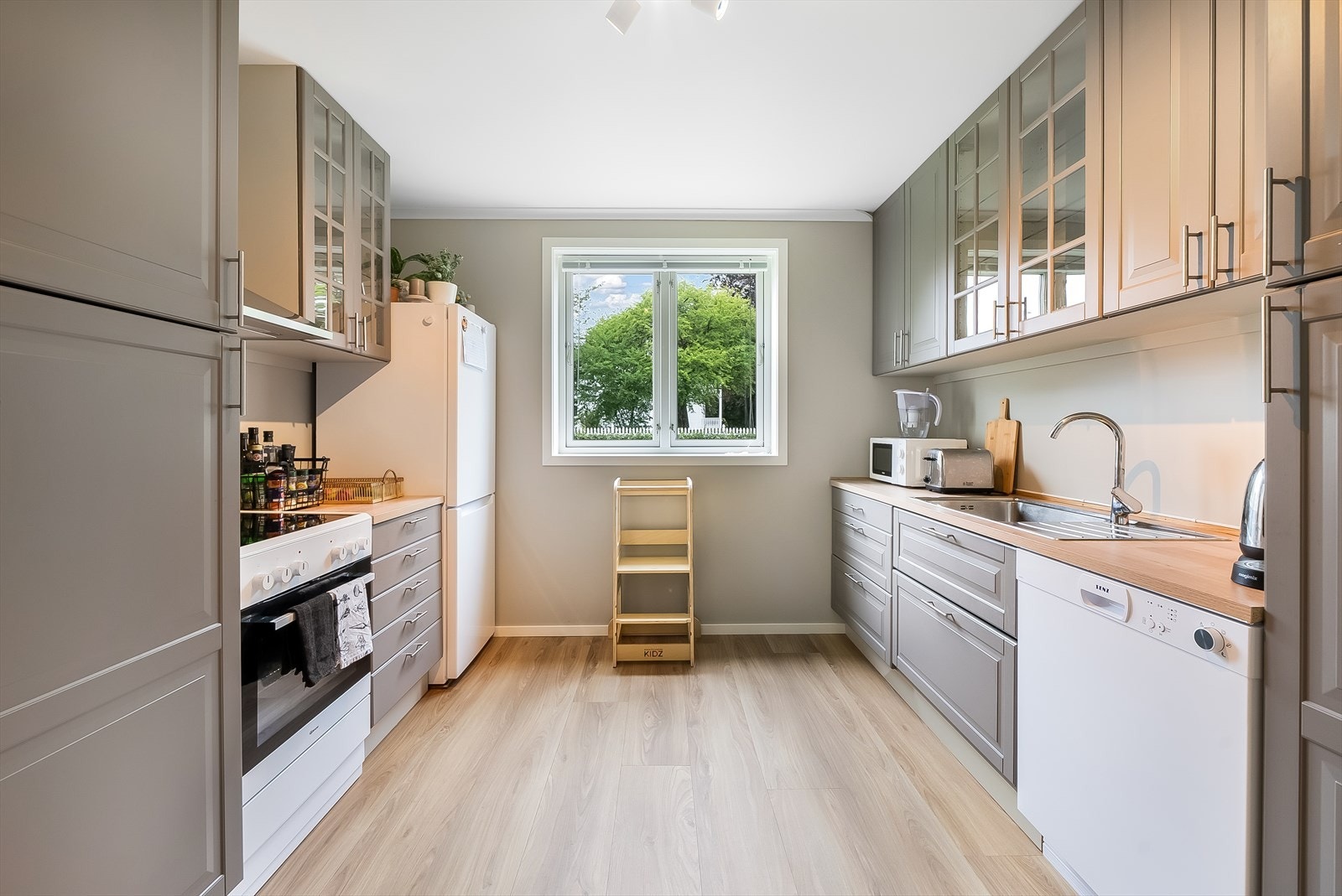 Kjøkken 1. etg. Ikea innredning. Galleribilde