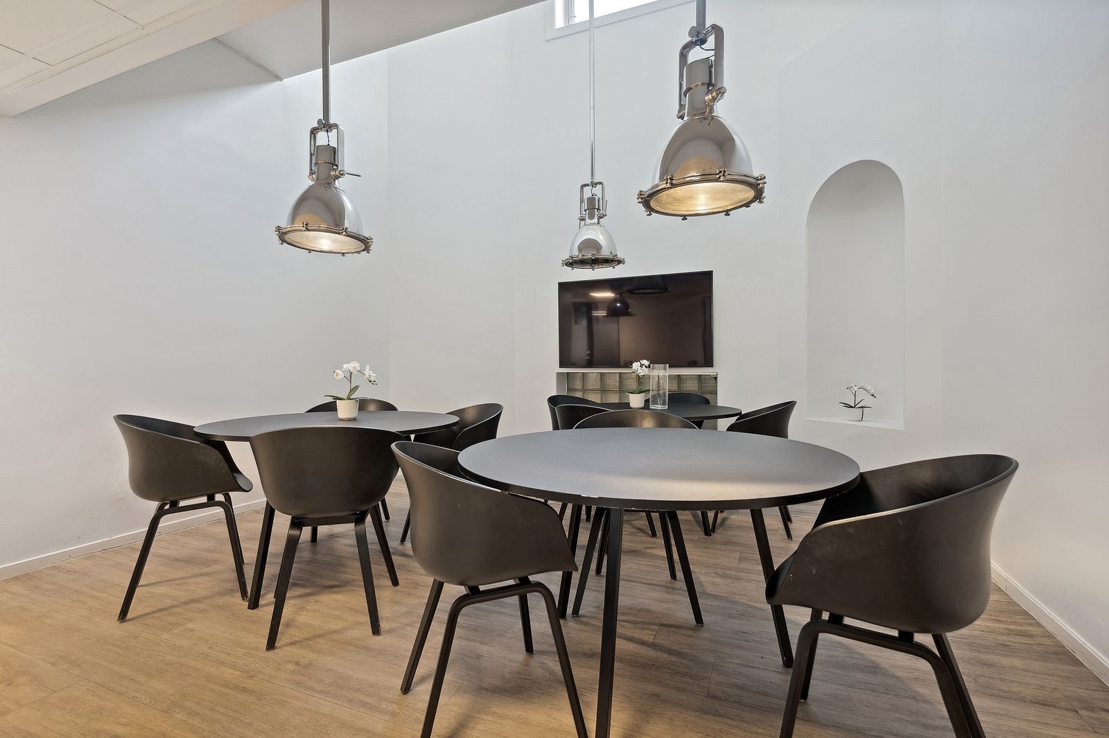 Allrom med ekstra god takhøyde Galleribilde