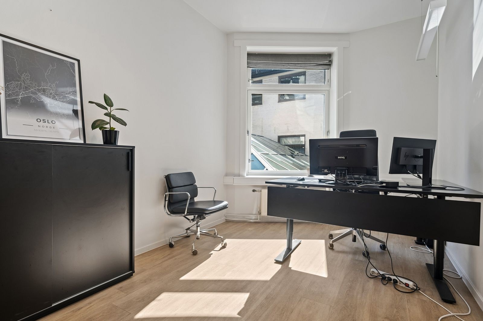 Kontoret har cellekontorer i ulike størrelser Galleribilde