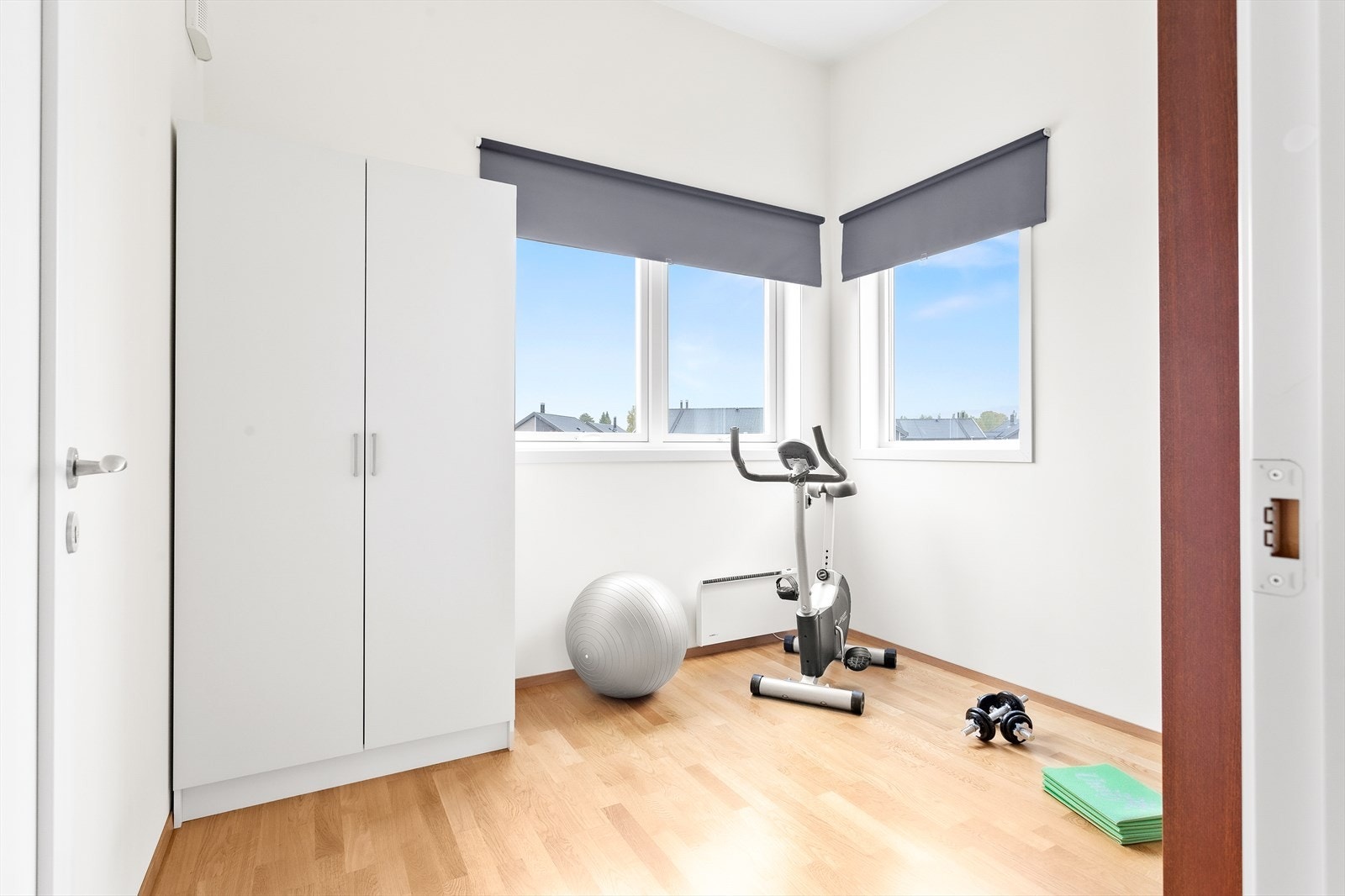 To av soverommene har takhøyde opp til 3,42 meter. Galleribilde