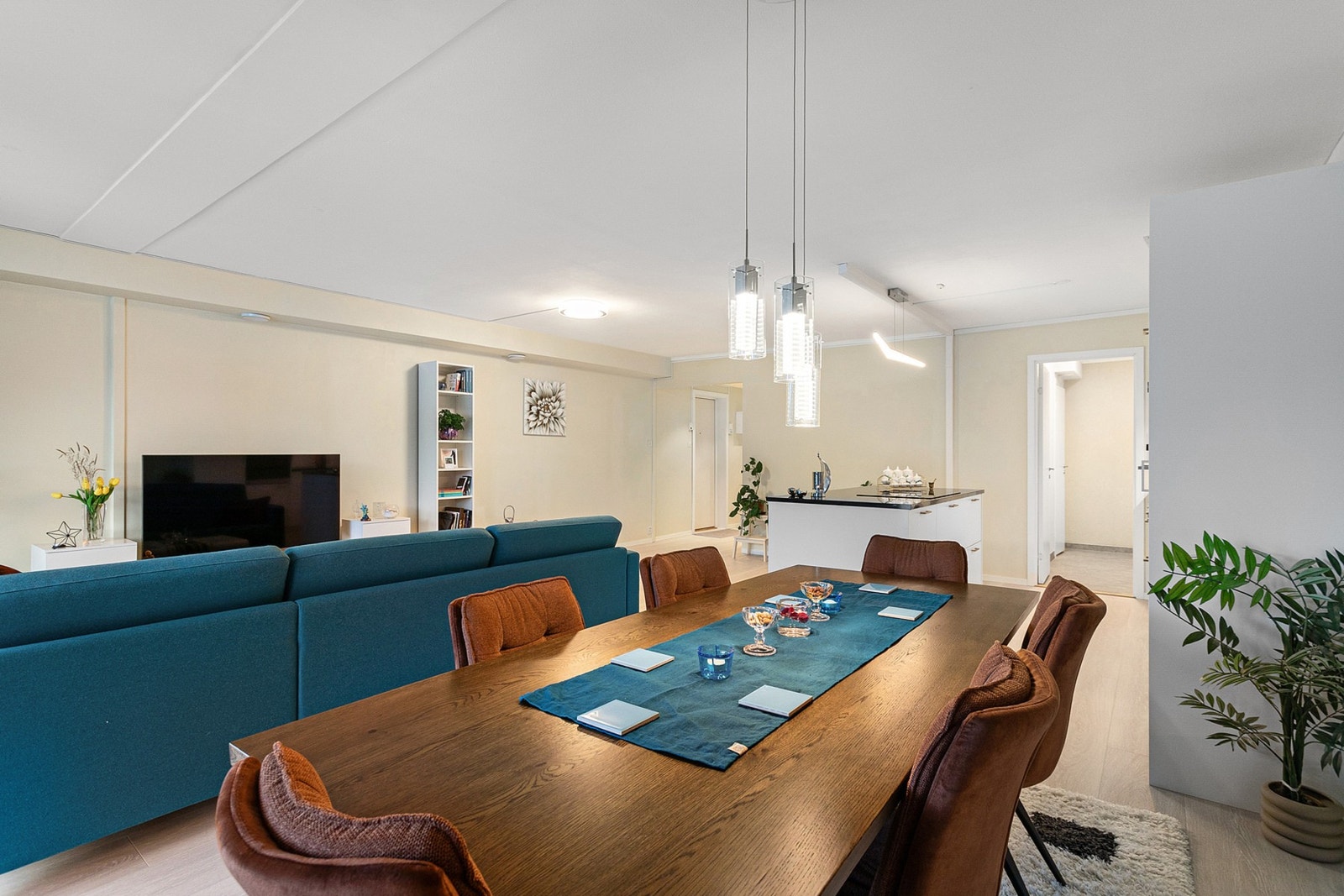 Stuen har flere møbleringsmuligheter. Galleribilde