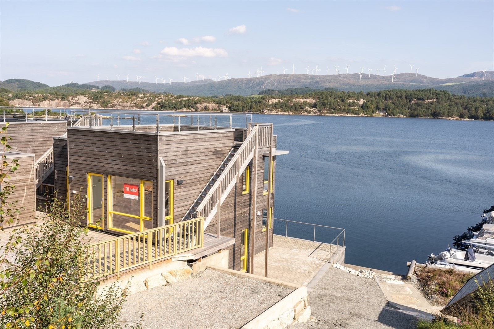 Velkomen til Straumsreset Strandhus, Kråko Sjøhytteområde - Presentert av Elisabeth Nonås Fylkesnes i Aktiv Eiendomsmegling Sunnhordland. Galleribilde