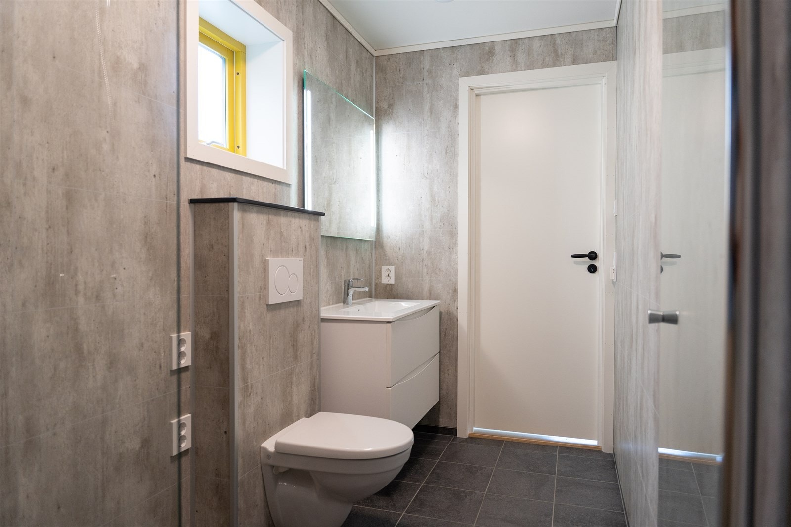 Badte i 1.etasje, strandhus 4. Galleribilde