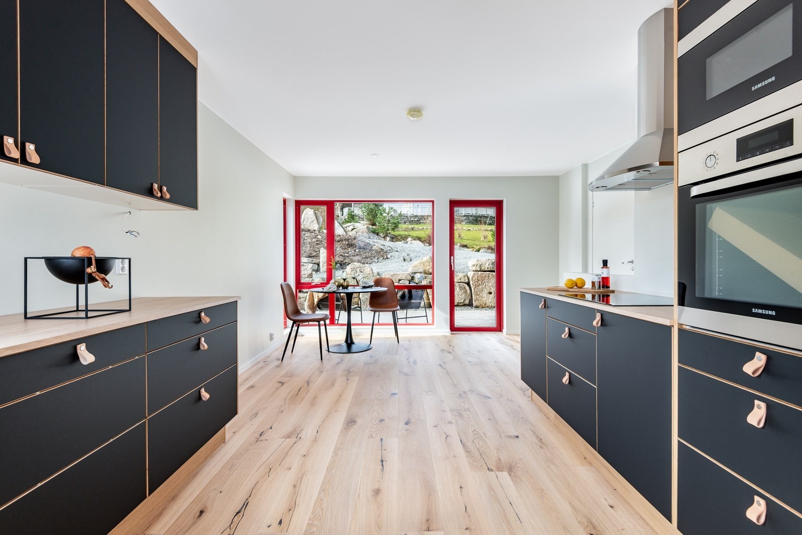 Bilete frå Strandhus 2, det er eit anna kjøkken i Strandhus 4. Bilete er med for å vise utforming av rommet. Galleribilde