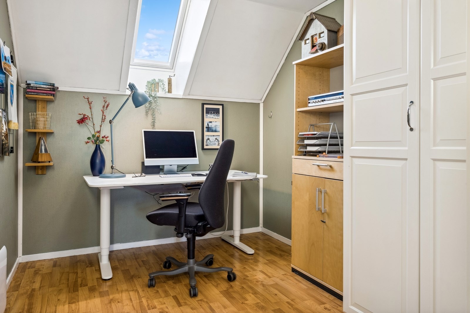 Soverom/kontor i andre etasje. Galleribilde