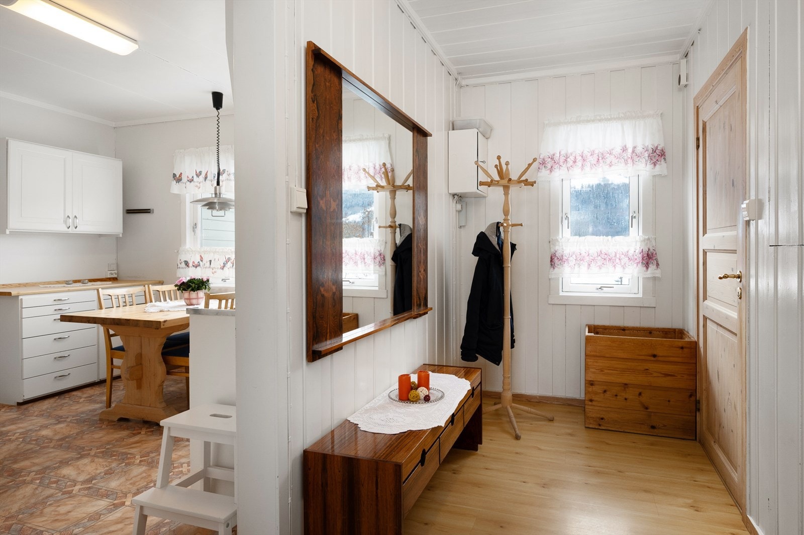 Kjøkkenet har adkomst fra entré Galleribilde