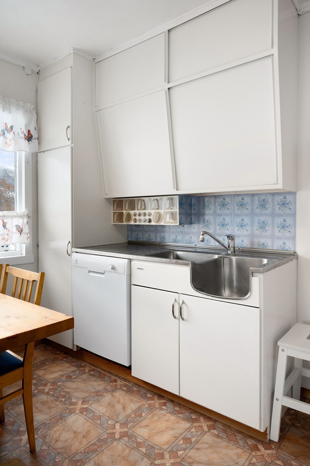 Deler av innredningen er plassbygget Galleribilde