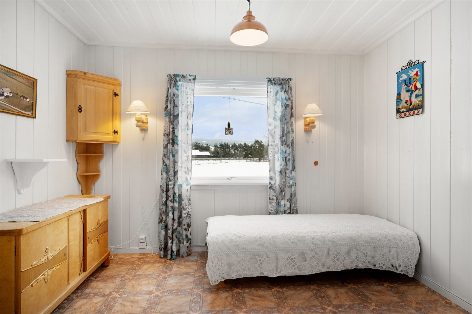 Kammers med adkomst fra soverom eller kjøkkenet Galleribilde