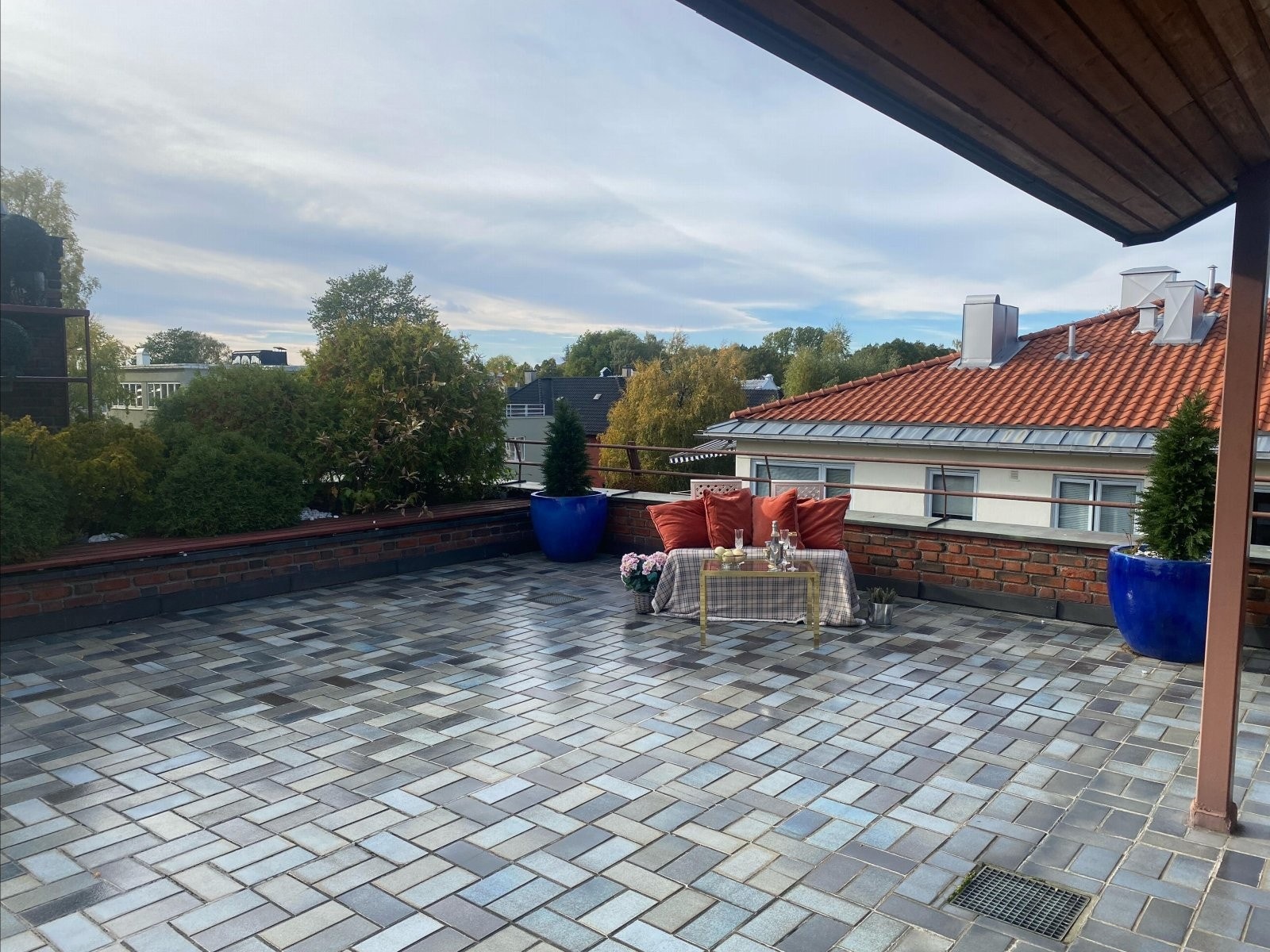 Selgers eget bilde. Galleribilde