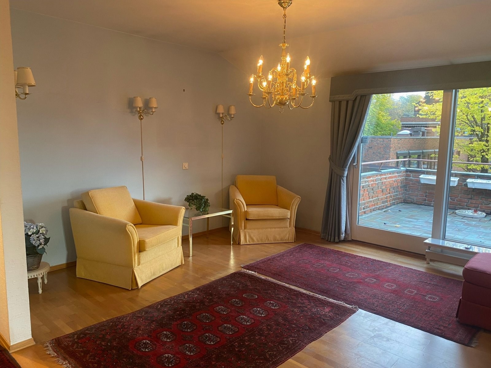 Selgers eget bilde. Galleribilde