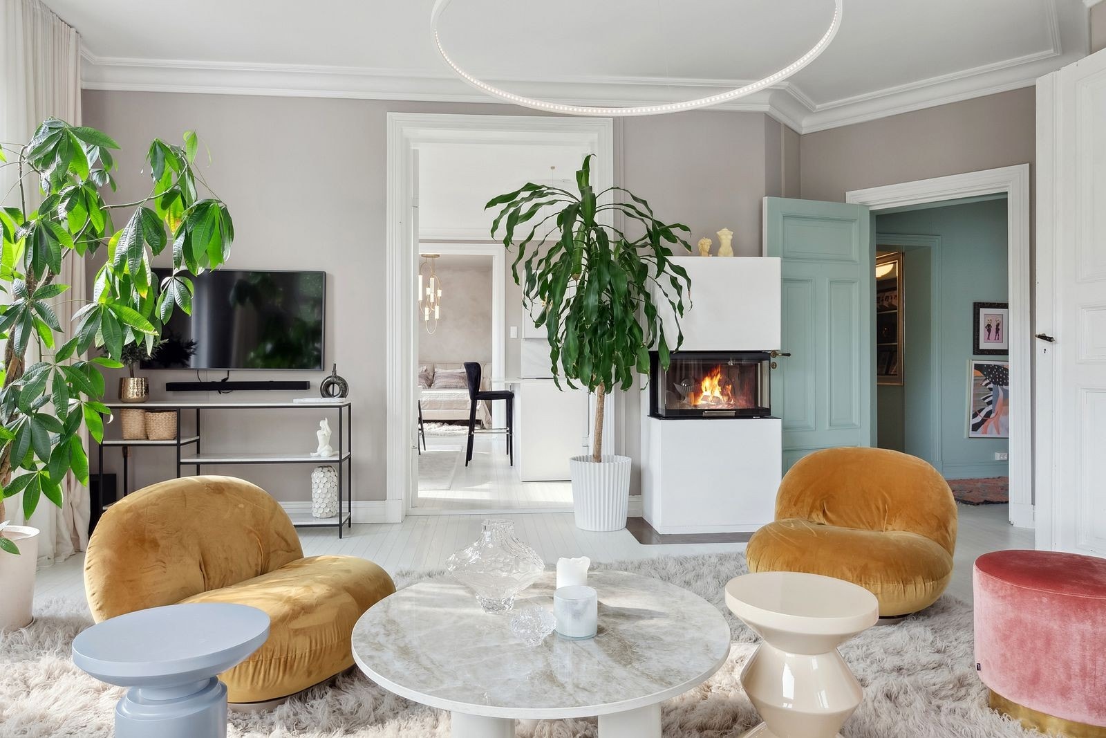 Stue mot kjøkken. Galleribilde