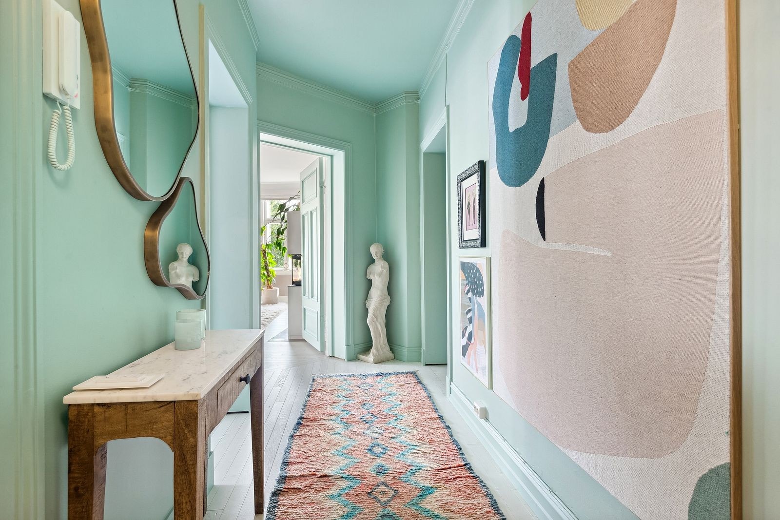 Entrè mot stue. Galleribilde