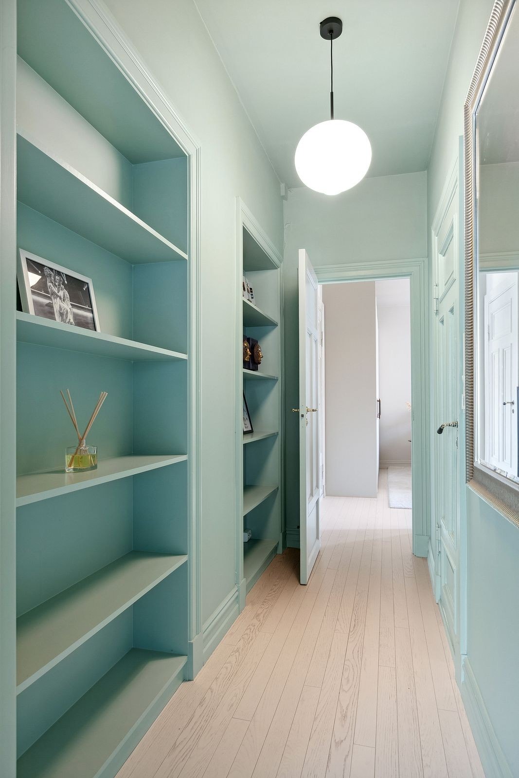 Mellomgang. Galleribilde