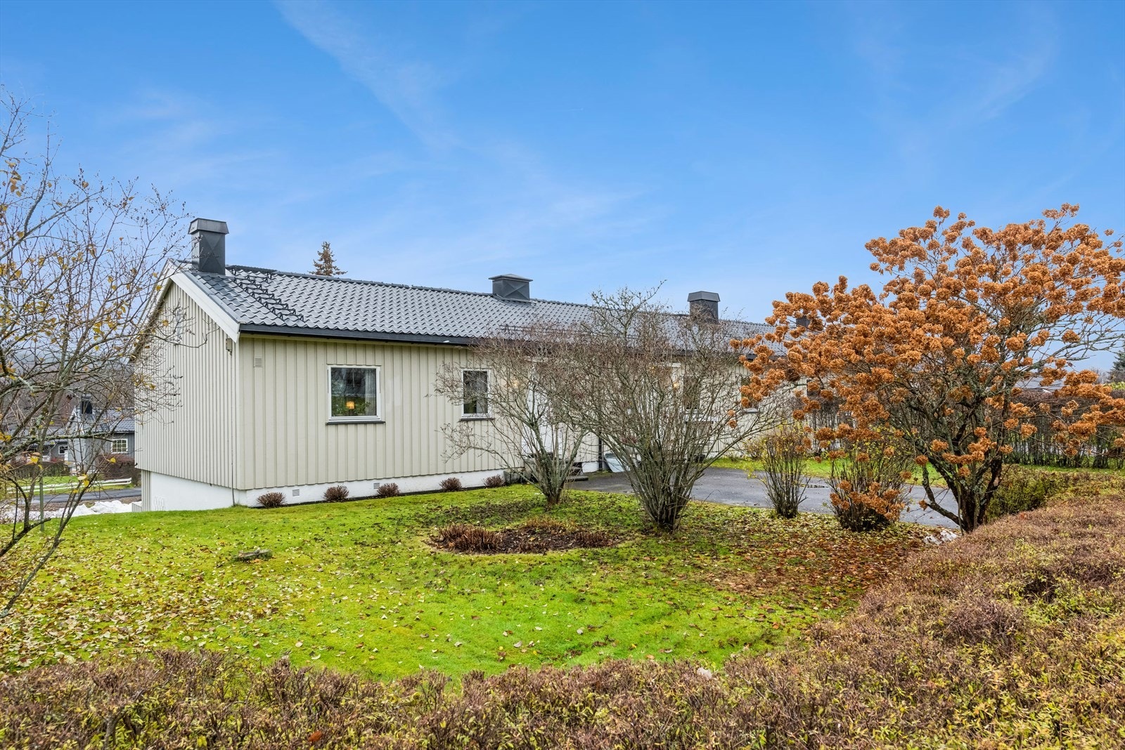 Enderekkehus med fin beliggenhet. Galleribilde