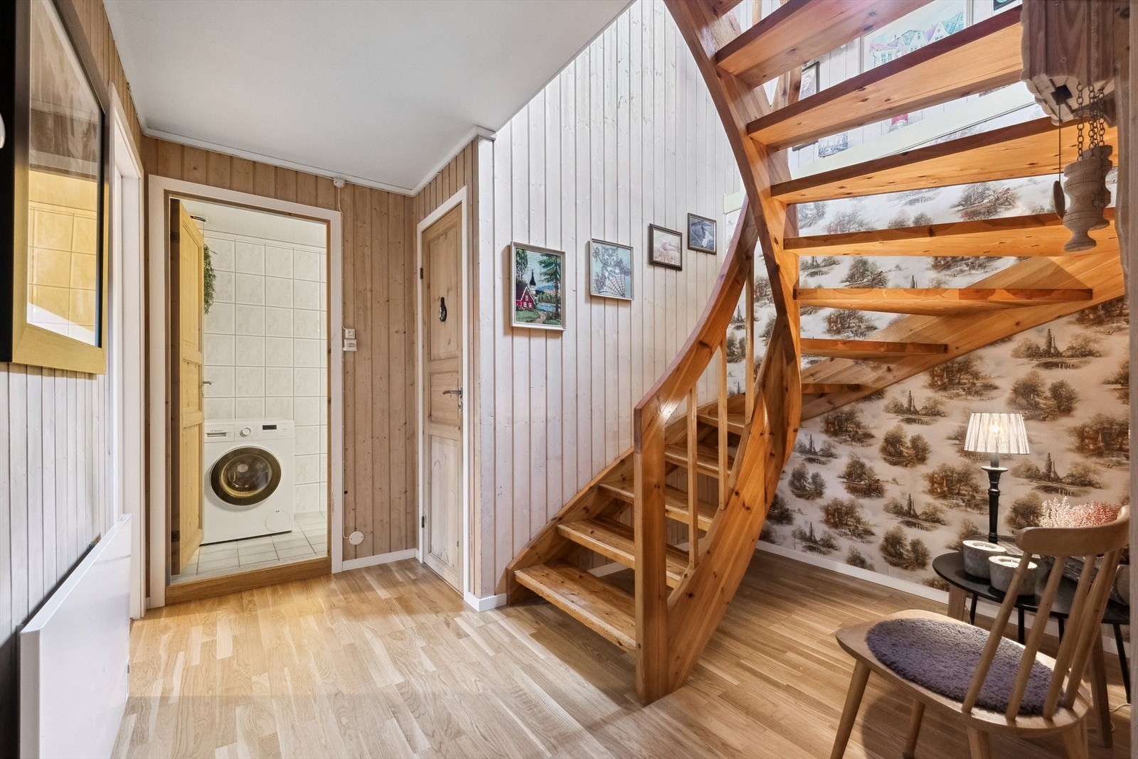 Trapp mellom etasjene. Galleribilde