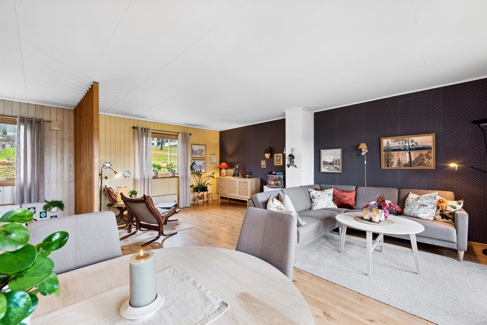 Lys og trivelig stue. Galleribilde