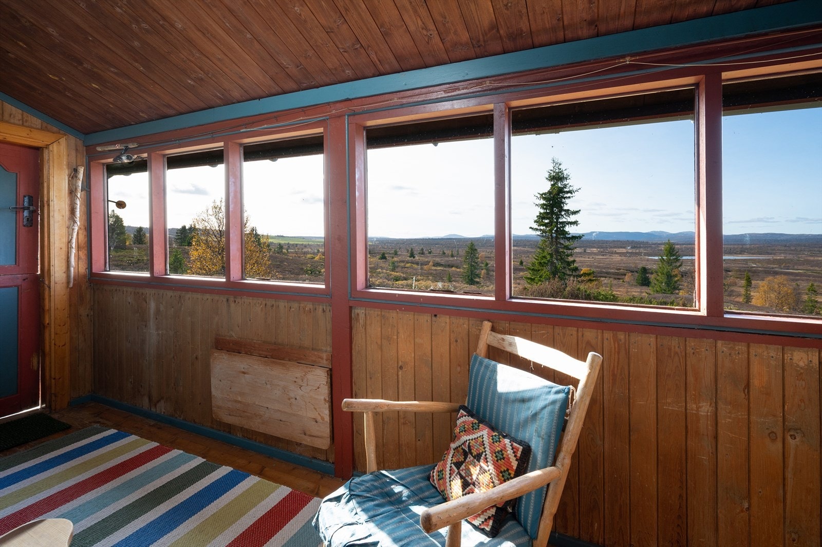 Entré til hytta er via vinterhage Galleribilde