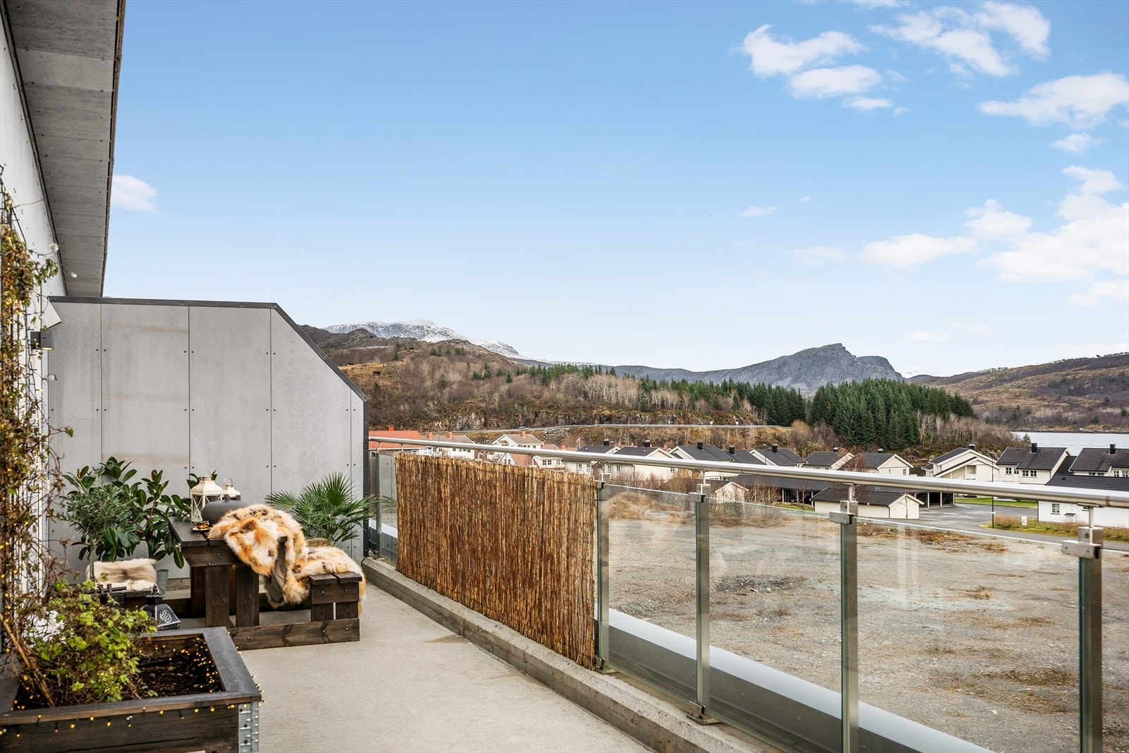 Utsikt mot nordøst. Galleribilde