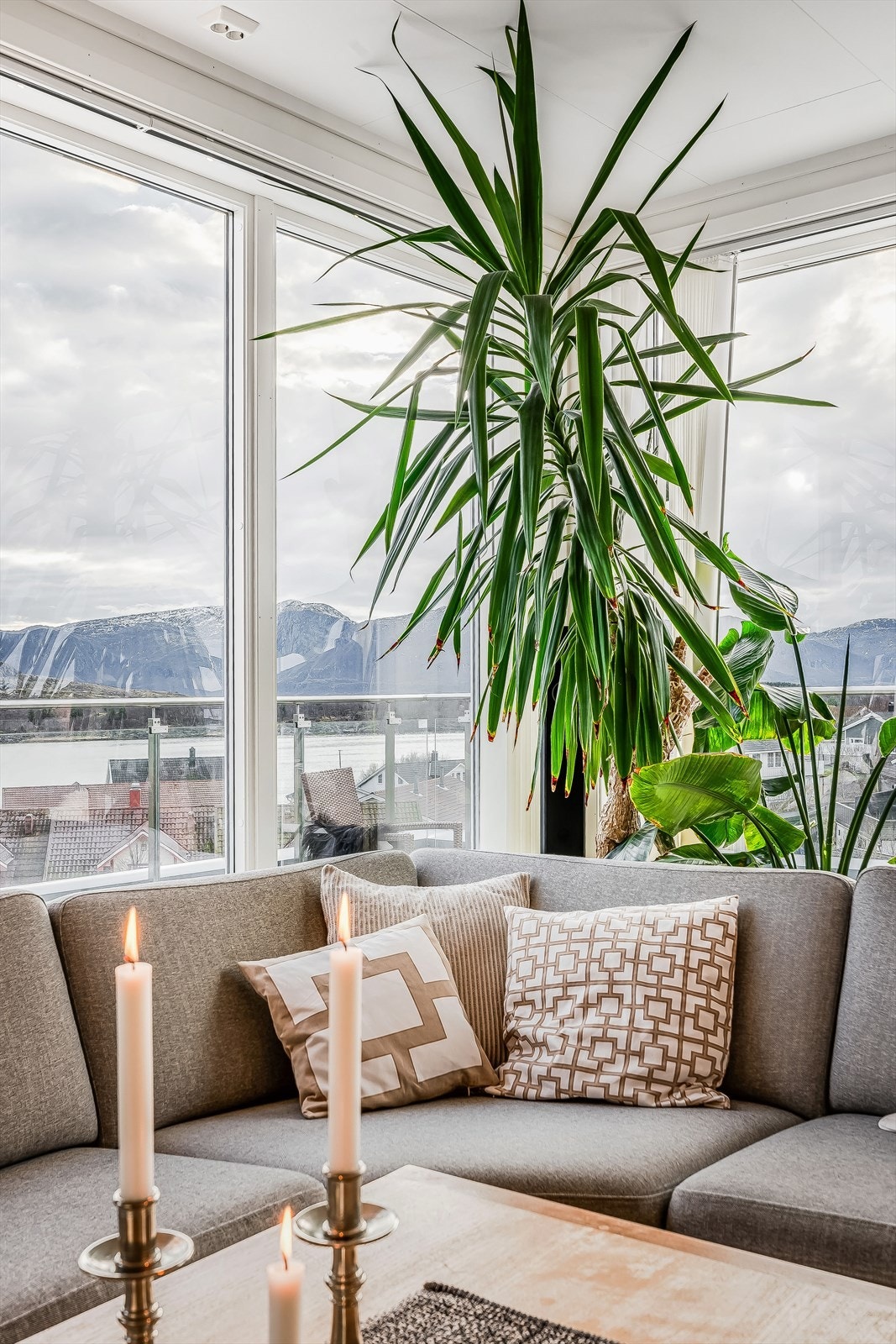 Fra sofakroken får man panoramautsikt! Galleribilde