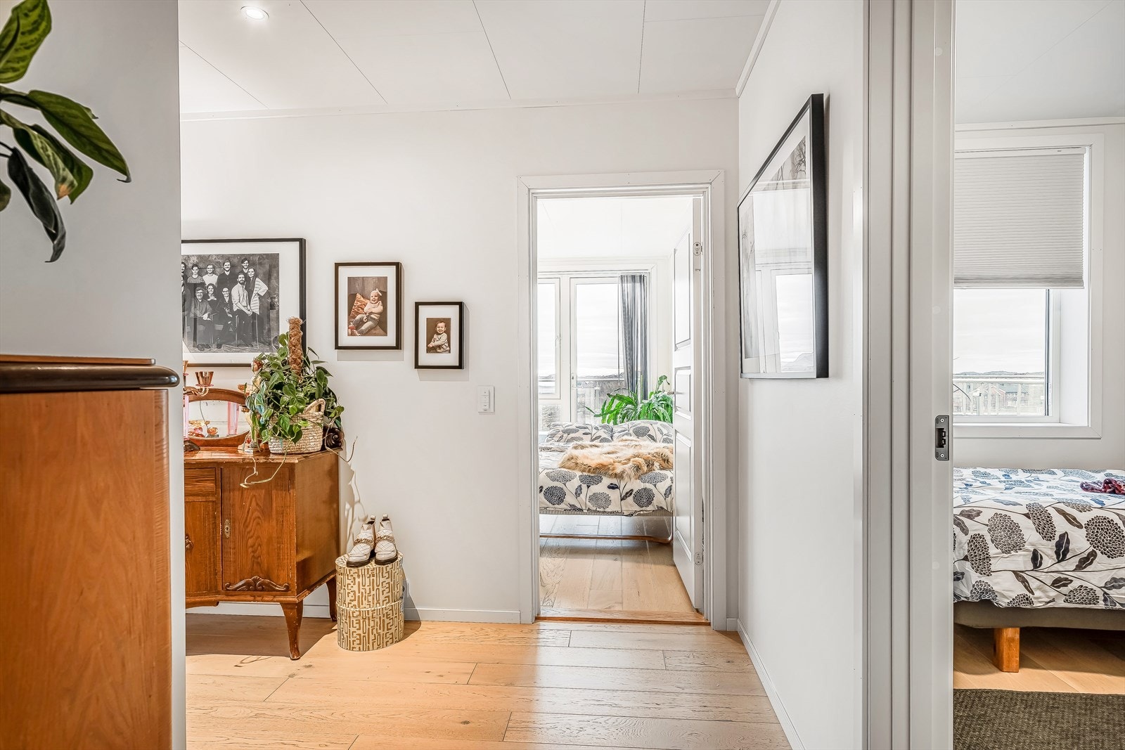 Hall med tilgang til soverommene og bad/vaskerom. Galleribilde